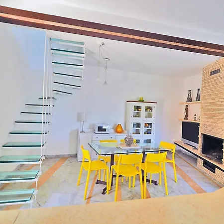 بيت للعطل Casa Ginestra ليريسي