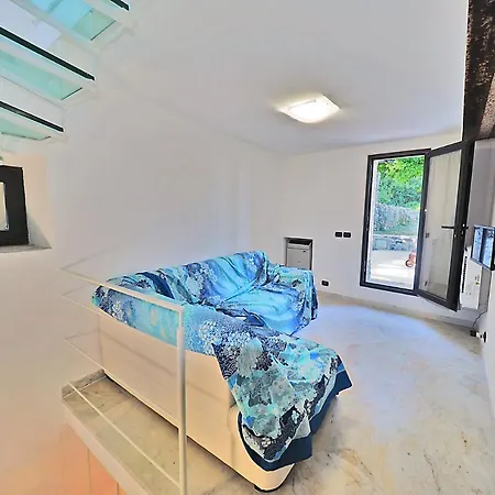 Casa Ginestra 別荘 レーリチ